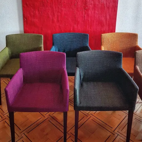 Polsterei Luzern, 6 Esszimmerstühle neu bezogen mit hochwertigem Wollstoff 