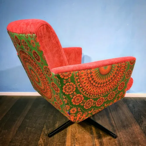 Drehsessel 70er-Jahre auf Riccardo ersteigert, neu gepolster mit exklusiven Stoffen