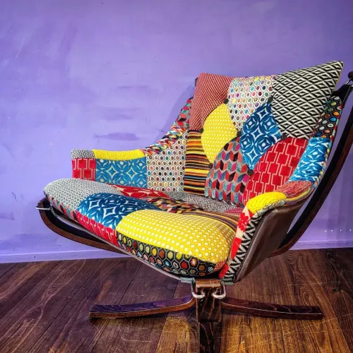 Drehsessel mit frechem und ausergewöhnlichem Patchworkbezug