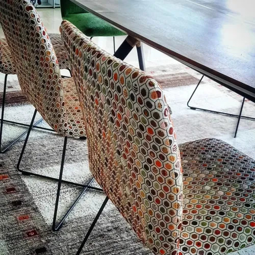 Polsterei Luzern, Esszimmerstühle neu und chic bezogen