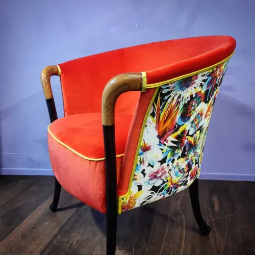 Giorgetti Sessel von Umberto Asnagnon aus den 90er mit psychodelischem Stoff Jean Paul Gaultier