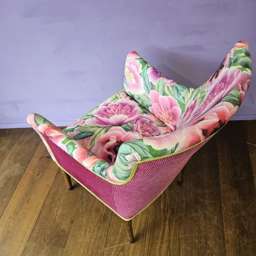 Polsterei Luzern, Giorgetti Sessel von Umberto Asnagnon, Blumensamt Sanderson 