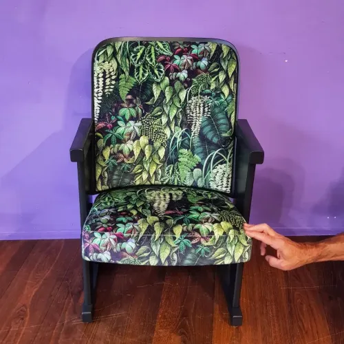 Polsterei Luzern, Kino-Sessel mit keckem Urwaldstoff