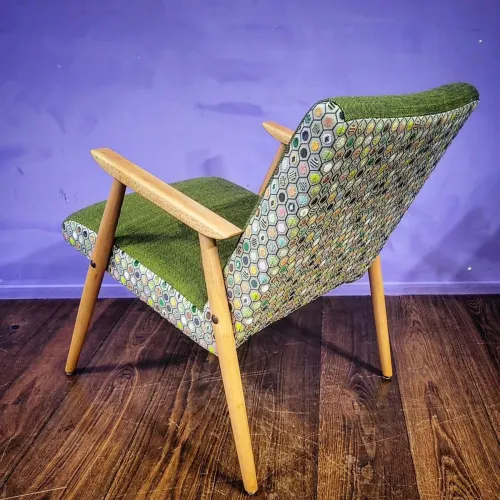 Sessel aus den 60er, auf Riccardo ersteigert, komplett neu aufgepolstert, Bezug Wollstoff und Punkte-Kombi