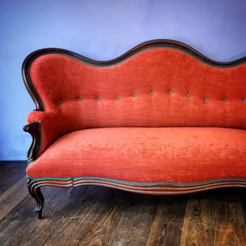 Louis Philippe Sofa neu gepolstert in orangem Chenille