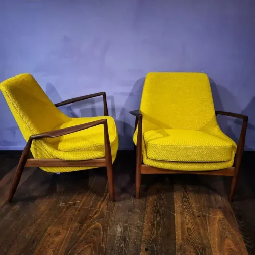 Midcentury Sessel mit gelbem Wollstoff von Kvadrat