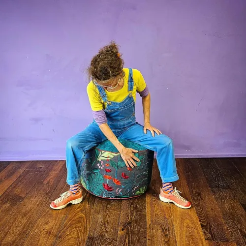  Poufs und Hocker nach Mass, mit exklusiven Stoffen