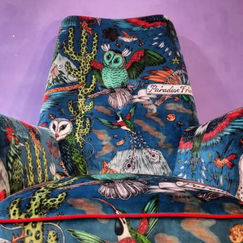 Sessel aus den 60er-Jahren mit bedrucktem Fantasy-Samt und Eulen-Motiv von Emma