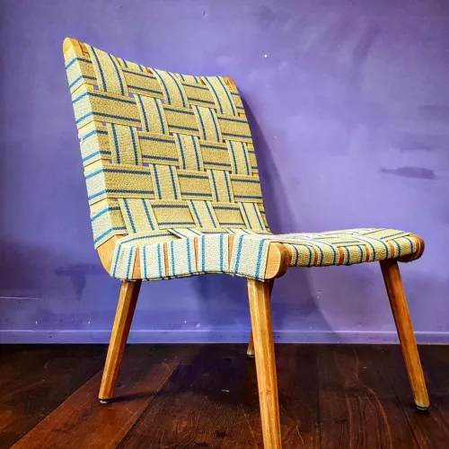 Polsterei Luzern, Stuhl mit klassischen Möbelgurten zu einem Unikat erweckt