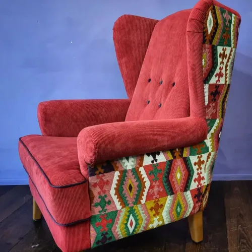 Einfacher Ohrensessel, neu und exkluiv aufgepolstern, bestickter Stoff Pierre Frey 