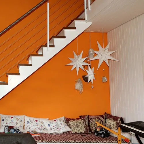 Individuelles Farbkonzept in Luzern für ein fröhliches Wohnzimmer